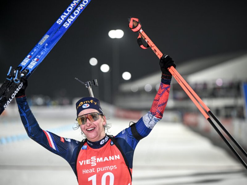 В женской масс-старте на 12,5 км француженки показали невероятную силу и глубину состава